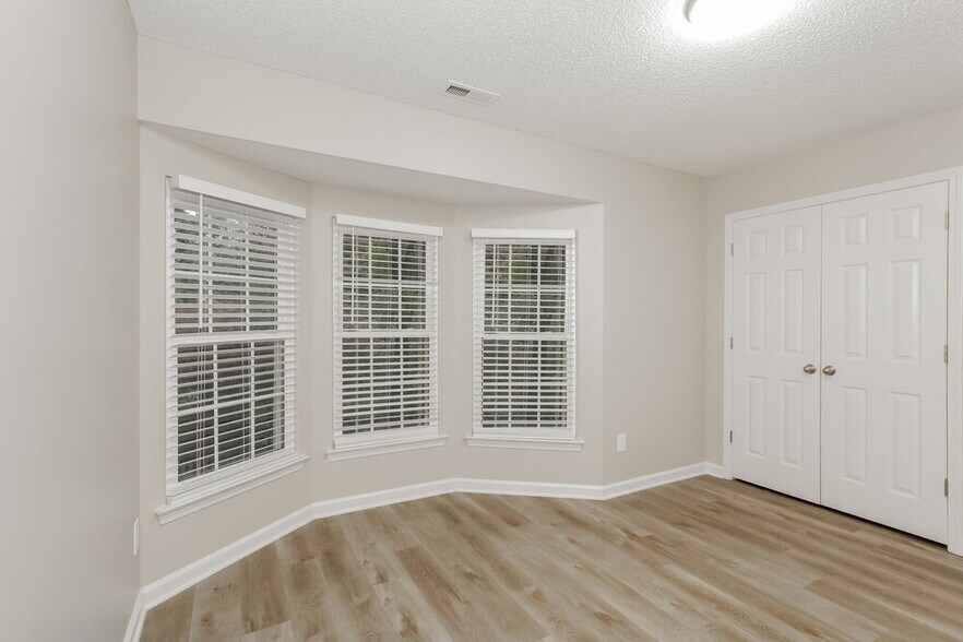 Building Photo - 7405 Chidley Dr