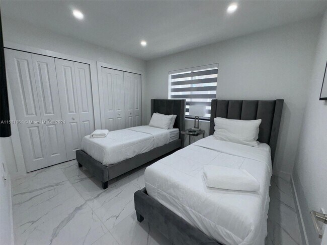 Building Photo - 2490 NW 44th St