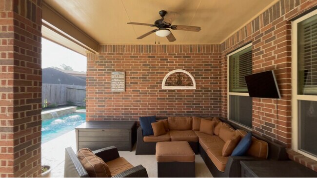 Building Photo - 12643 Jamestown Crossing Ln