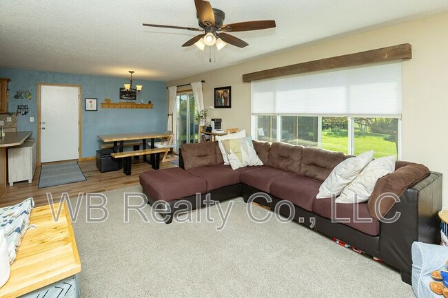 Building Photo - 10202 Catalina Dr