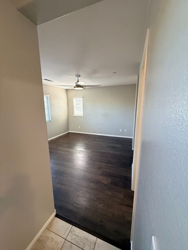 Building Photo - 37350 Paseo Tulipa