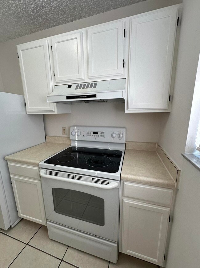 Building Photo - 948 Louisiana Ave