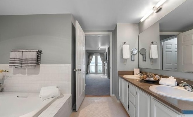 Building Photo - 3028 Western Ave