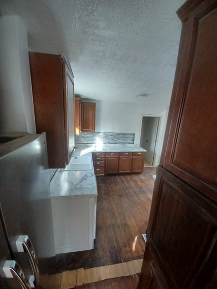 Building Photo - 4427 Madison Ave