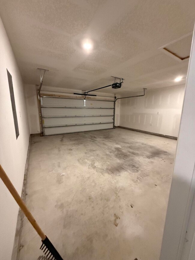 Building Photo - 905 Merganser Way