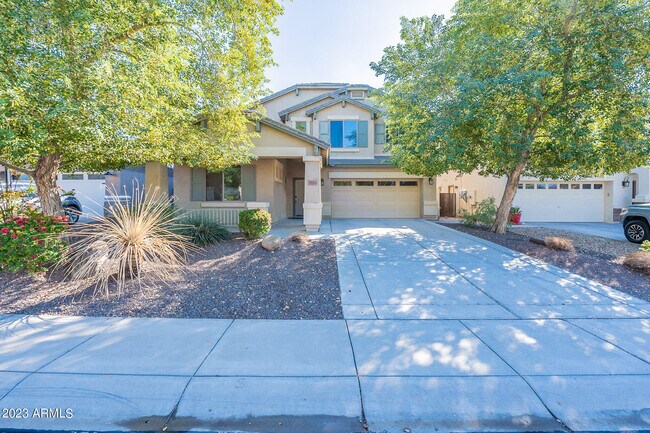 Building Photo - 2943 E Quiet Hollow Ln