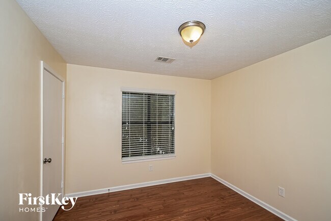 Building Photo - 3571 Millcreek Dr