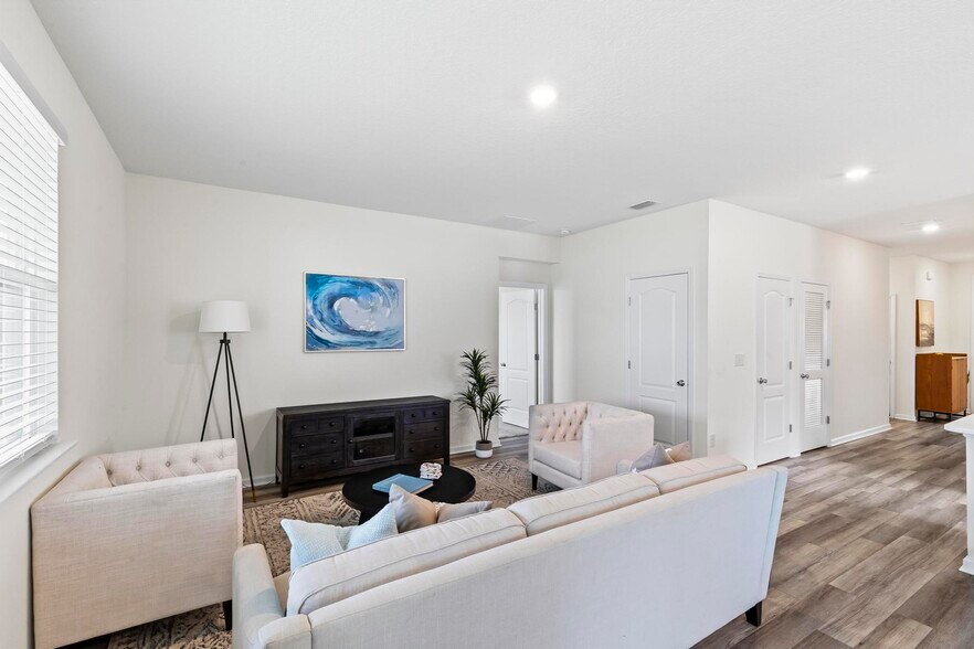 Building Photo - 85 Las Casitas Blvd