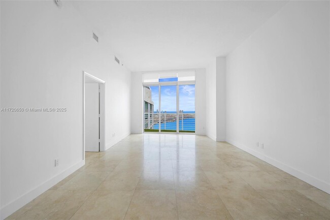 Building Photo - 325 S Biscayne Blvd