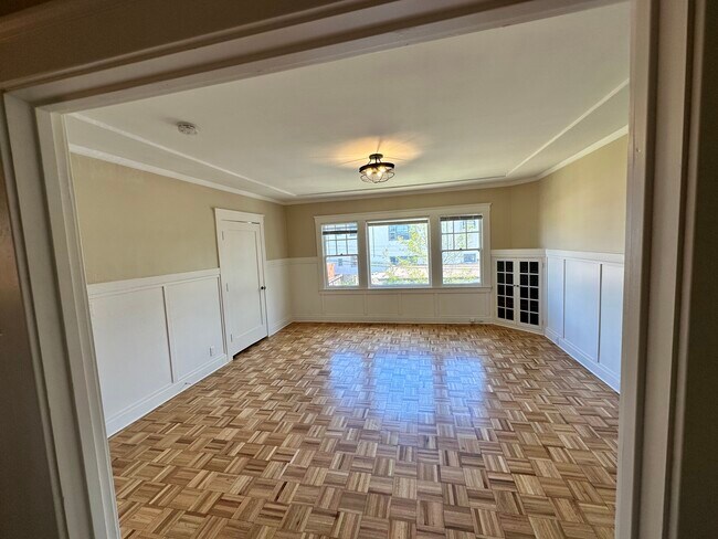 Building Photo - 778 61st St