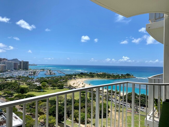 Building Photo - Panoramic Mountain to Ocean Views with Dia...