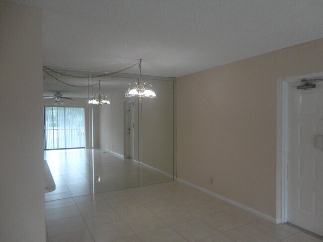Building Photo - 3636 Alder Dr