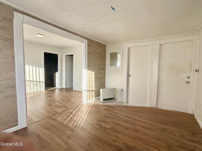 Building Photo - 41 Mechanic St