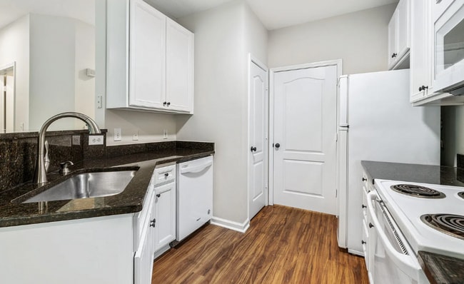 Building Photo - Beautiful Mt. Pleasant Condo For Rent!