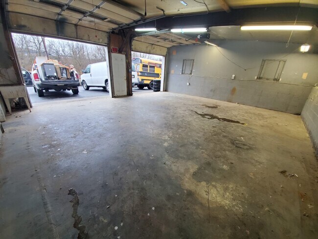 Building Photo - 1070 Applebutter Rd