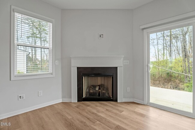 Building Photo - 745 Putney Hl Rd