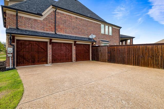 Building Photo - 166 Springbrook Dr