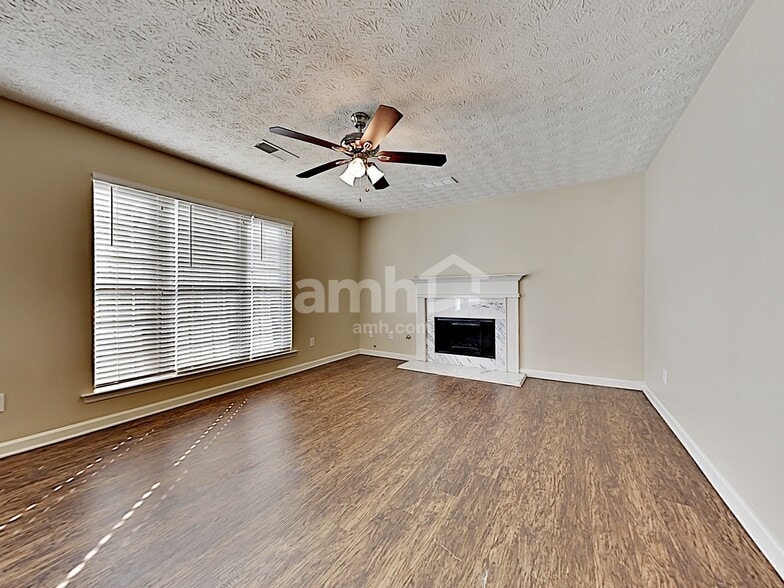 Building Photo - 201 Toulouse St