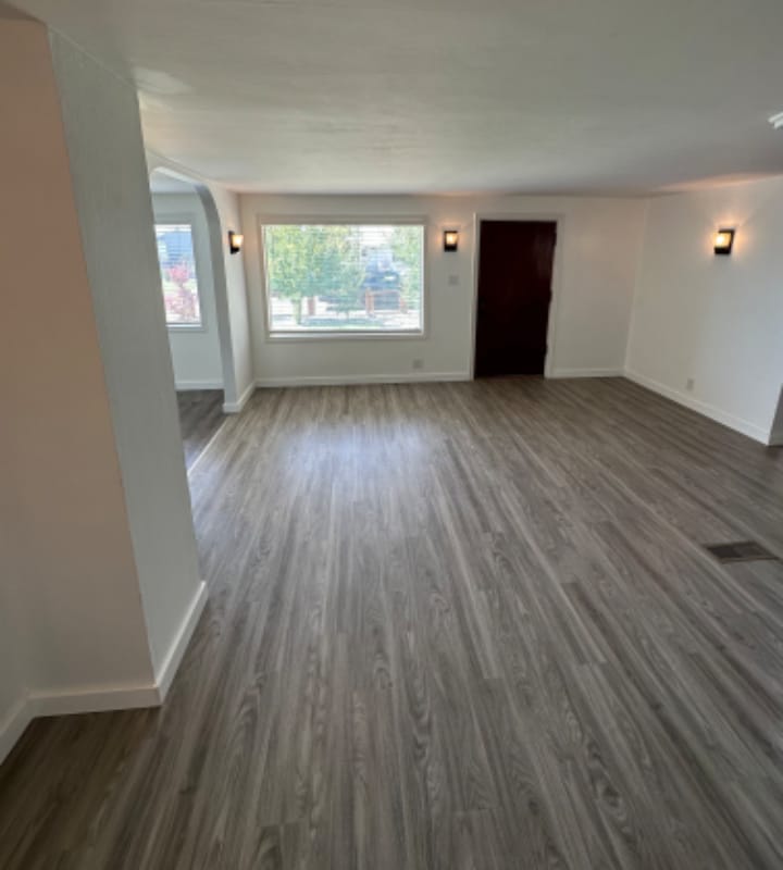 Building Photo - 4024 N Walnut St