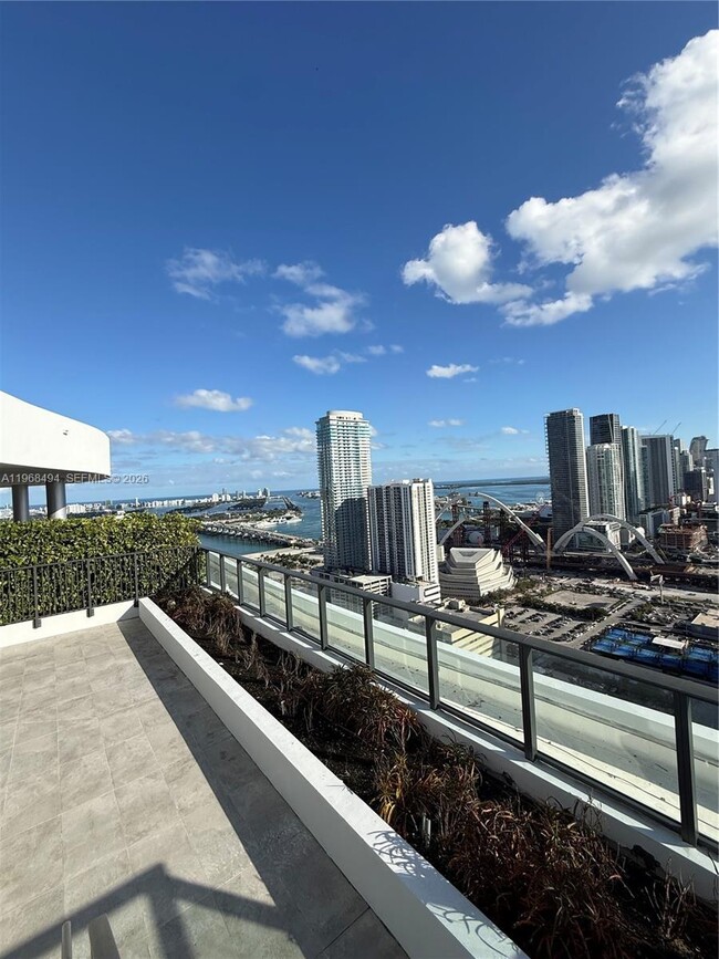 Building Photo - 1600 NE 1st Ave