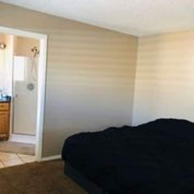 Building Photo - Cute 2 Bedroom, 2 Bathroom Townhome in Dix...