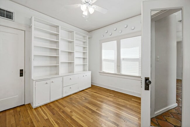 Building Photo - PRE-LEASE for AUGUST 2026 - Sam Hughes Bungalow