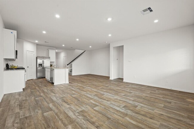 Building Photo - 30807 Khepri Ct