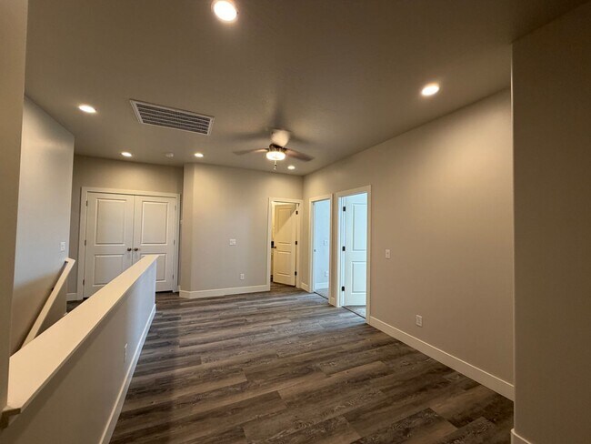 Building Photo - BRAND NEW TOWNHOME FOR RENT!