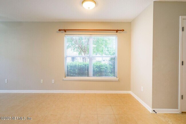 Building Photo - 1500 Calming Water Dr