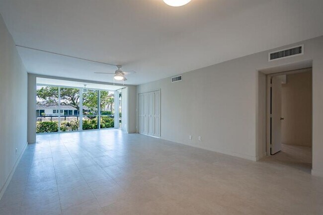 Building Photo - 3175 NE 48th Ct