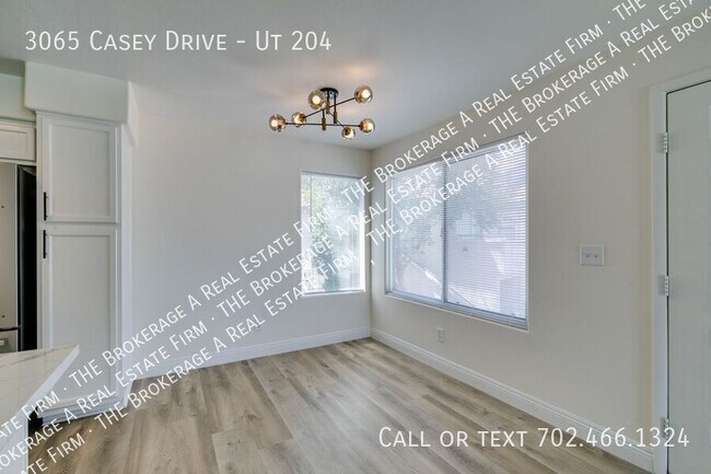 Building Photo - 3065 Casey Dr