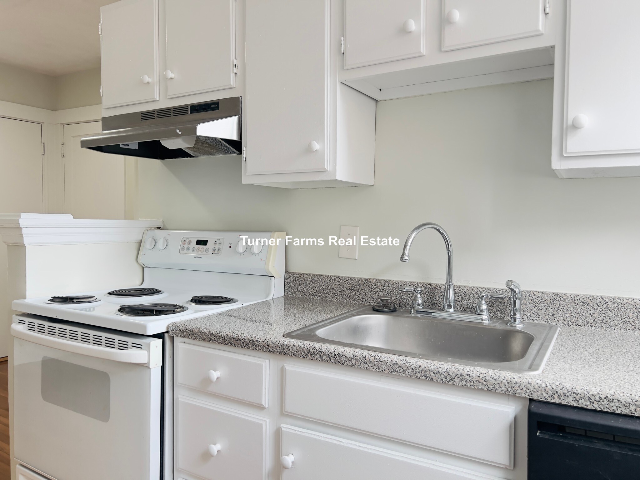 Building Photo - 402A Highland Ave