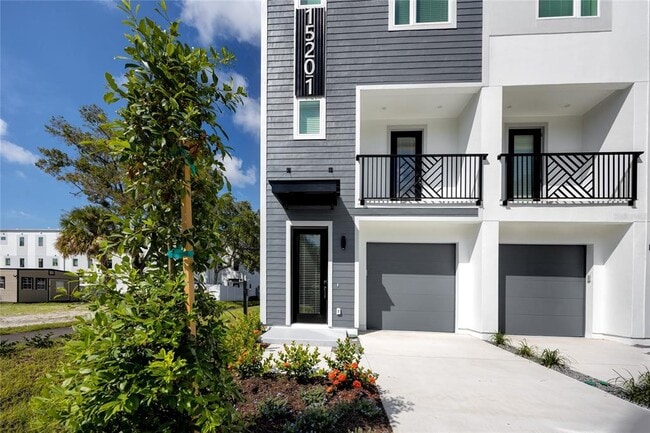 Building Photo - 1520 N Pierce St