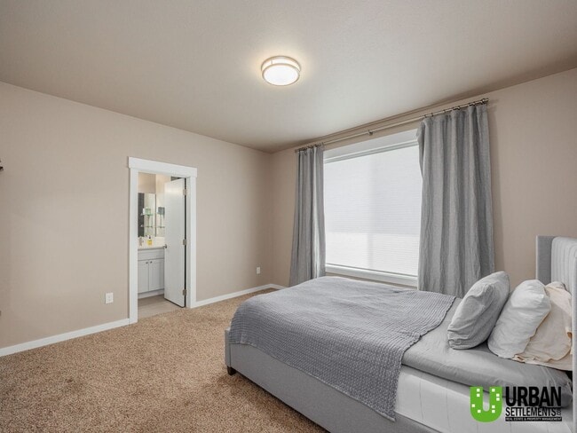 Building Photo - Charming 3-Bedroom Home in North Spokane –...
