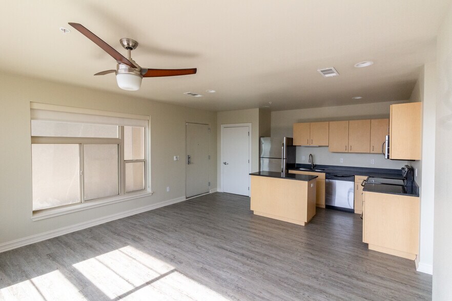 Building Photo - 222 S Main St