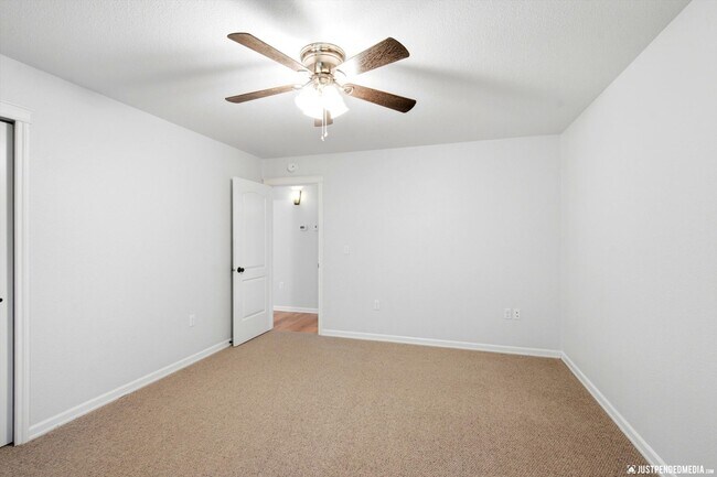 Building Photo - 13259 Rosser Dr