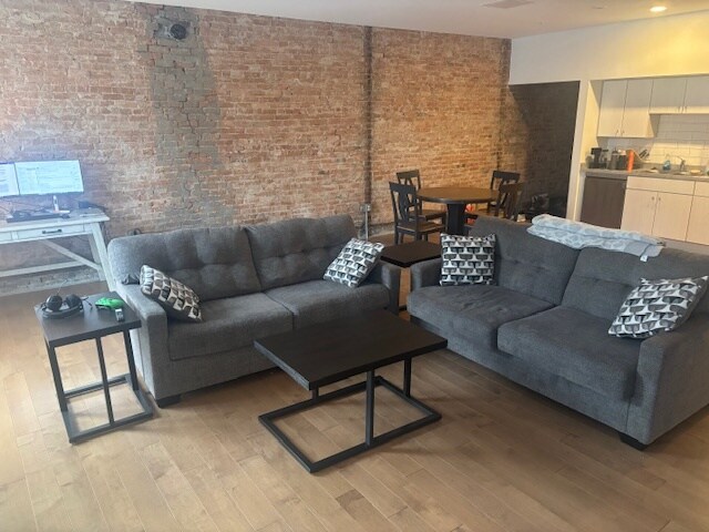 Building Photo - 439 N Salina St