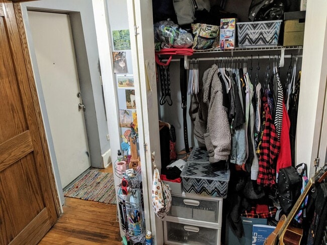 Building Photo - 1830 W 17th St