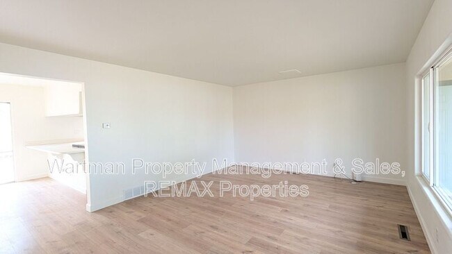 Building Photo - 435 Marian Dr