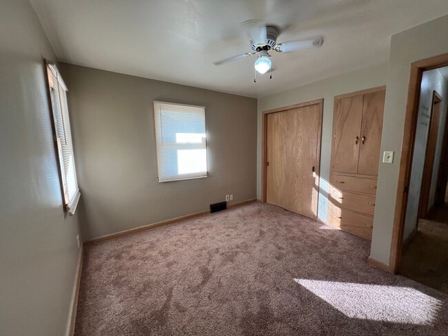 Building Photo - PRICES ARE MELTING! CHECK OUT THIS RENTAL!...