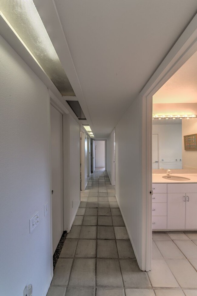 Building Photo - SANDIA HEIGHTS EXECUTIVE RENTAL 2+Story 3B...