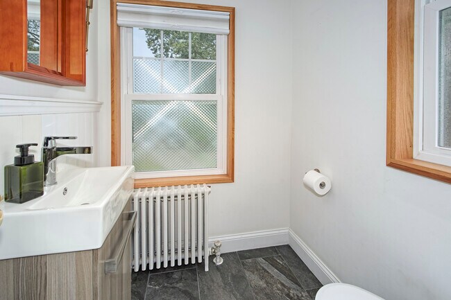 Building Photo - 55 Sherwood Ave