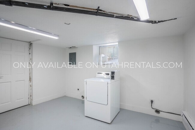 Building Photo - 955 E 100 S