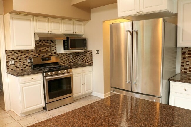 Building Photo - 1621 Santa Ana Ct