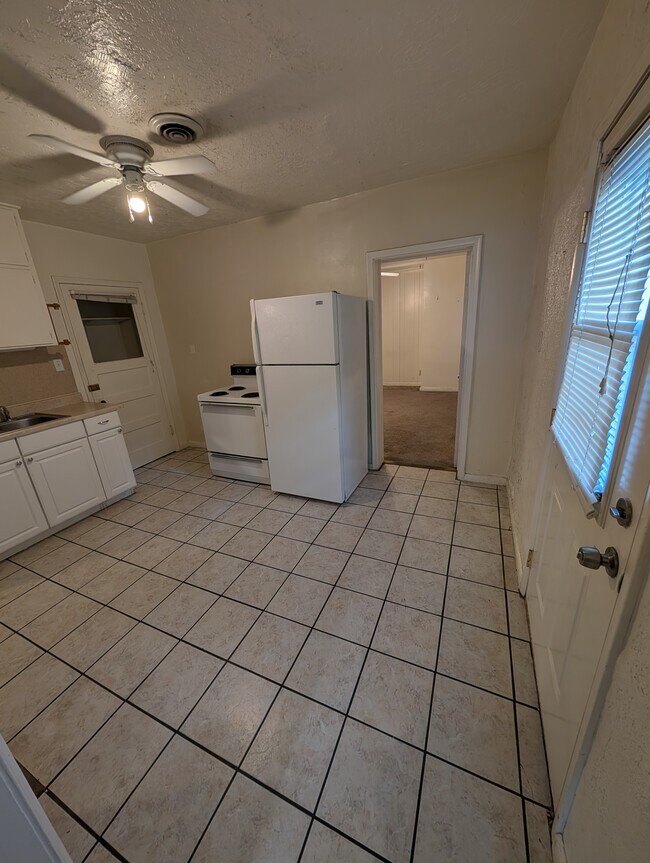 Building Photo - 113 W 600 N