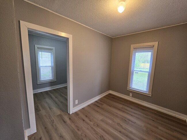 Building Photo - 425 Glenwood St