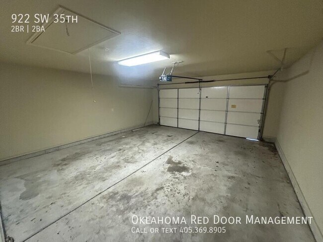 Building Photo - 922 SW 35th St