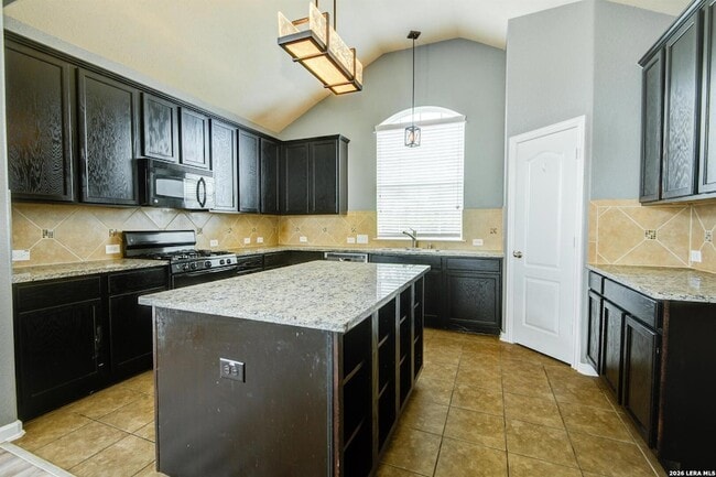 Building Photo - 122 Bright Brook Ln