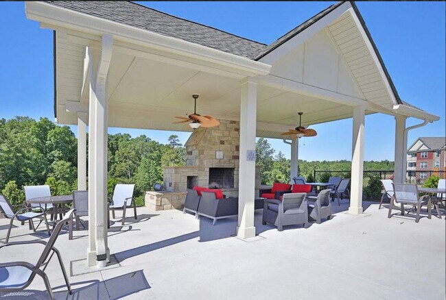 Building Photo - 645 Amber Meadows Way