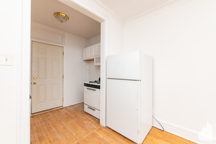 Building Photo - 4414 N Whipple St